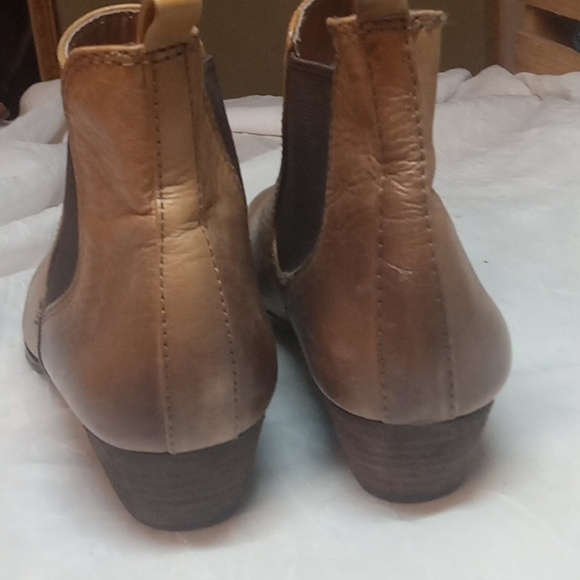 Vince camuto light brown ankle boots size 7.5 - Picture 3 of 9